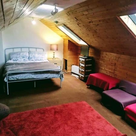 Апартаменты Cozy Loft In Bushey, 20 Mins By Train To Euston London Экстерьер фото