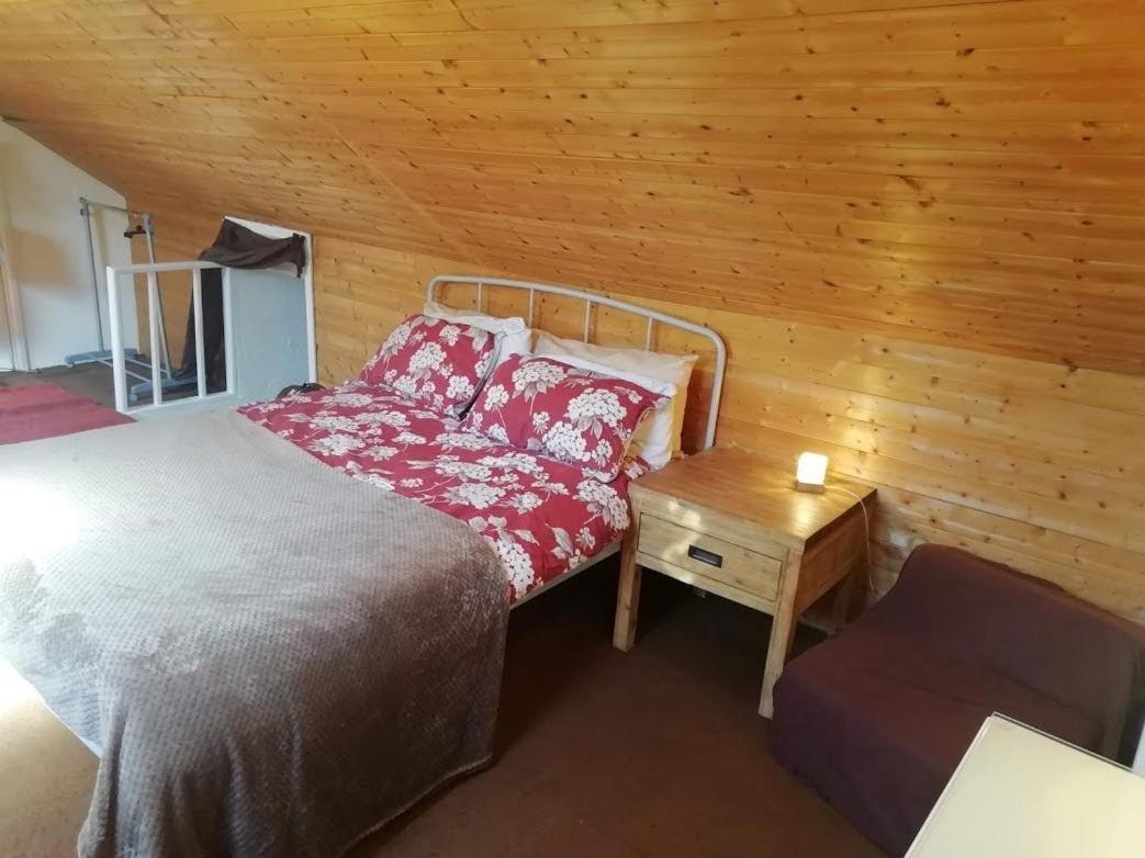 Апартаменты Cozy Loft In Bushey, 20 Mins By Train To Euston London Экстерьер фото