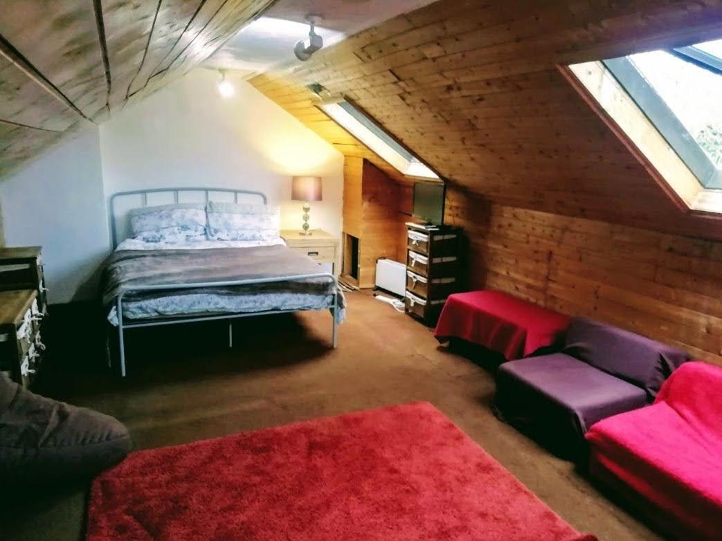 Апартаменты Cozy Loft In Bushey, 20 Mins By Train To Euston London Экстерьер фото